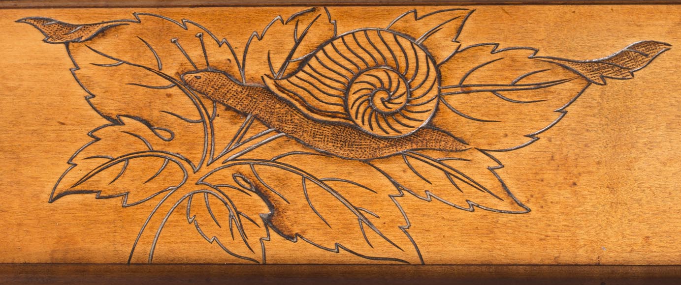 Table à thé japonisante à double plateau et incrustations de nacre Table à thé japonisante à double plateau et incrustations de nacre-5