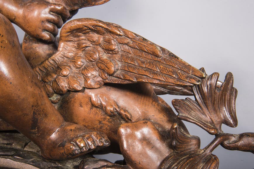 Paire de chenets aux putti et chimères, en bronze à deux patines Paire de chenets aux putti et chimères, en bronze à deux patines-4