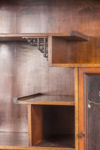 Meuble de présentation japonisant à décor d'ivoire et de laque Meuble de présentation japonisant à décor d'ivoire et de laque-4