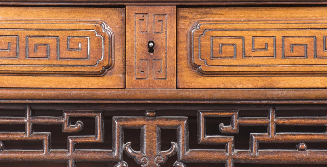 Meuble de présentation japonisant à décor d'ivoire et de laque Meuble de présentation japonisant à décor d'ivoire et de laque-7