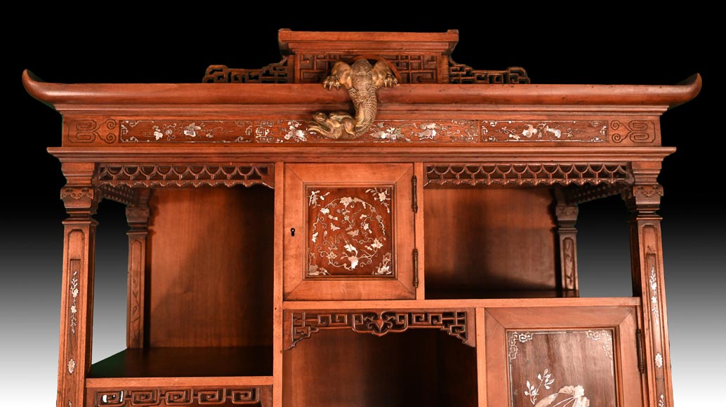 Gabriel VIARDOT (attribué à), Meuble japonisant aux panneaux incrustés de nacre, fin du XIXe siècle Gabriel VIARDOT (attribué à), Meuble japonisant aux panneaux incrustés de nacre, fin du XIXe siècle-3