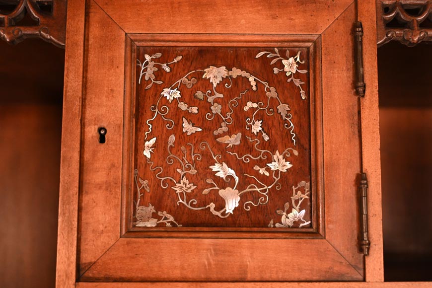 Gabriel VIARDOT (attribué à), Meuble japonisant aux panneaux incrustés de nacre, fin du XIXe siècle Gabriel VIARDOT (attribué à), Meuble japonisant aux panneaux incrustés de nacre, fin du XIXe siècle-4