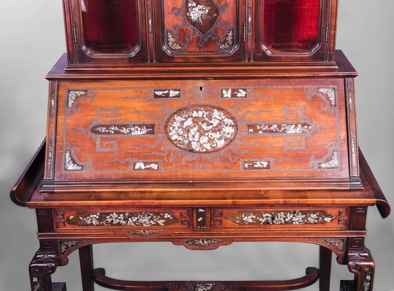 Bureau secrétaire japonisant à décor de papillons en marqueterie de nacre Bureau secrétaire japonisant à décor de papillons en marqueterie de nacre-2