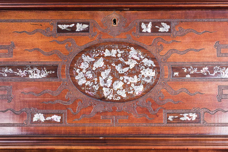 Bureau secrétaire japonisant à décor de papillons en marqueterie de nacre Bureau secrétaire japonisant à décor de papillons en marqueterie de nacre-3