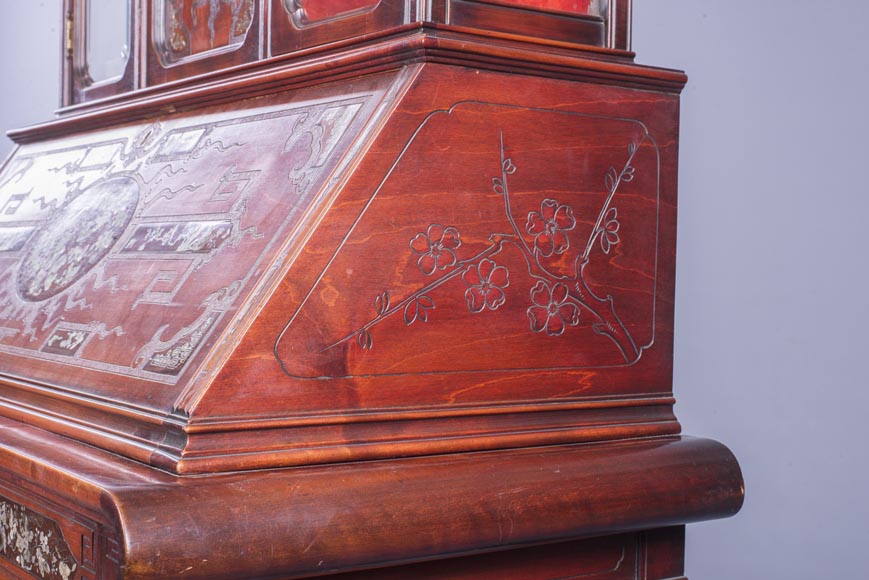 Bureau secrétaire japonisant à décor de papillons en marqueterie de nacre Bureau secrétaire japonisant à décor de papillons en marqueterie de nacre-13