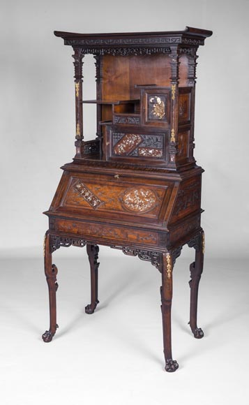 Gabriel VIARDOT, Bureau de pente au moine bouddhiste, signé et daté 1886 Gabriel VIARDOT, Bureau de pente au moine bouddhiste, signé et daté 1886-1