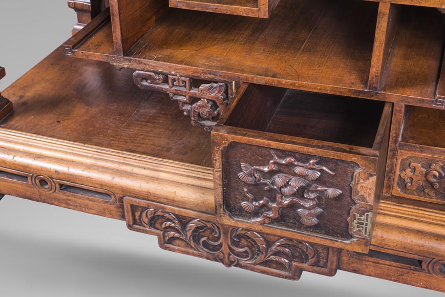 Meuble à étagères d'inspiration extrême-orientale Meuble à étagères d'inspiration extrême-orientale-10