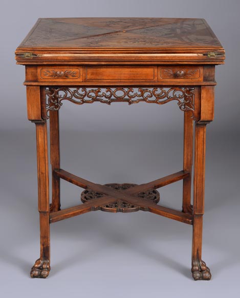 Table à jeux Japonisante au décor gravé Table à jeux Japonisante au décor gravé-1