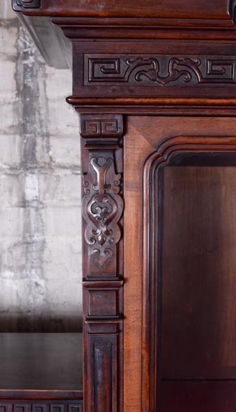 Petite armoire japonisante asymétrique à décor de vase fleuri suspendu et incrustations de nacre Petite armoire japonisante asymétrique à décor de vase fleuri suspendu et incrustations de nacre-5