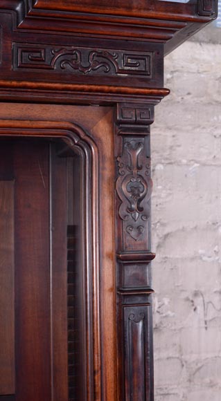 Petite armoire japonisante asymétrique à décor de vase fleuri suspendu et incrustations de nacre Petite armoire japonisante asymétrique à décor de vase fleuri suspendu et incrustations de nacre-6