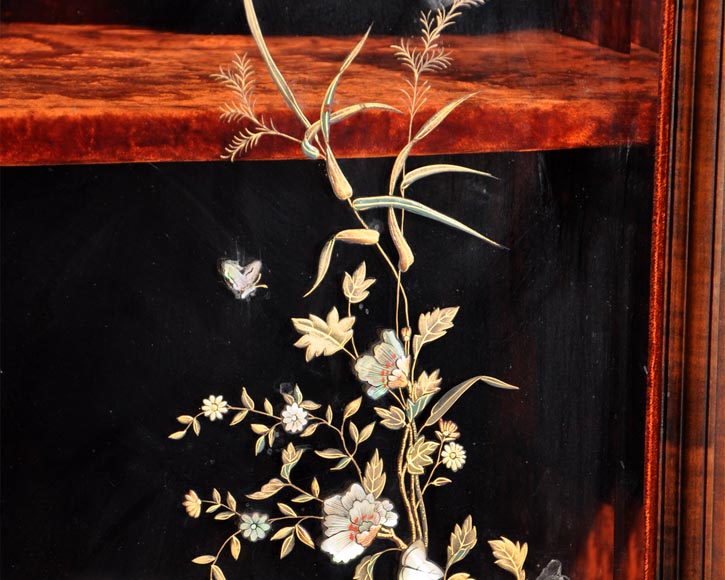 Meuble japonisant à décor sculpté et de marqueterie de nacre Meuble japonisant à décor sculpté et de marqueterie de nacre-3