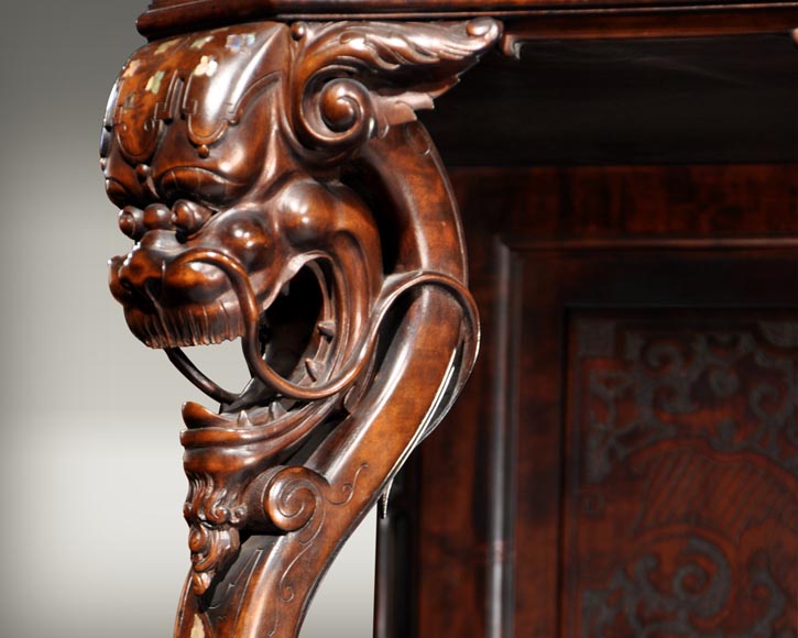 Meuble japonisant à décor sculpté et de marqueterie de nacre Meuble japonisant à décor sculpté et de marqueterie de nacre-4