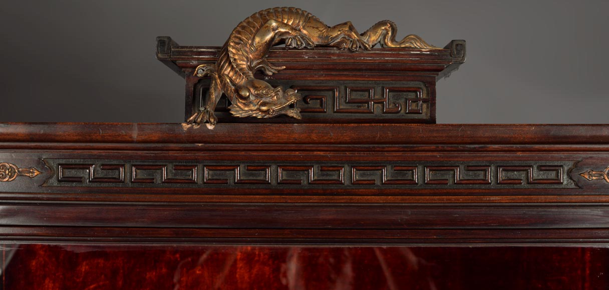 Gabriel Viardot (attribué à )- Meuble de présentation japonisant à décor de laque et de nacre Gabriel Viardot (attribué à )- Meuble de présentation japonisant à décor de laque et de nacre-3