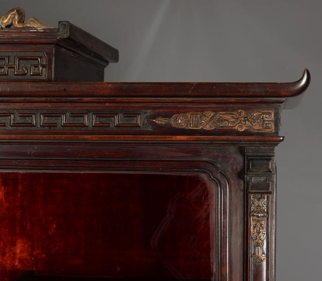 Gabriel Viardot (attribué à )- Meuble de présentation japonisant à décor de laque et de nacre Gabriel Viardot (attribué à )- Meuble de présentation japonisant à décor de laque et de nacre-4