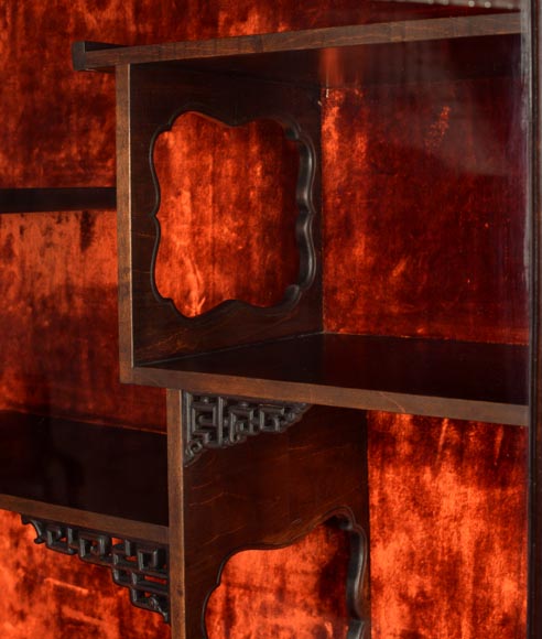 Gabriel Viardot (attribué à )- Meuble de présentation japonisant à décor de laque et de nacre Gabriel Viardot (attribué à )- Meuble de présentation japonisant à décor de laque et de nacre-6