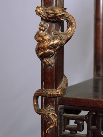 Gabriel Viardot (attribué à )- Meuble de présentation japonisant à décor de laque et de nacre Gabriel Viardot (attribué à )- Meuble de présentation japonisant à décor de laque et de nacre-9