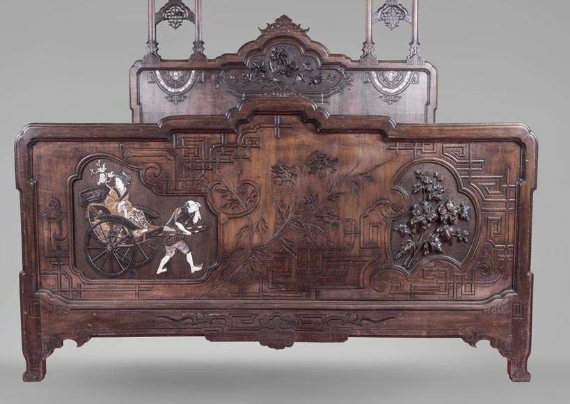 Lit inspiré de l'Extrême-Orient, à décor d'un tuk-tuk Lit inspiré de l'Extrême-Orient, à décor d'un tuk-tuk-1