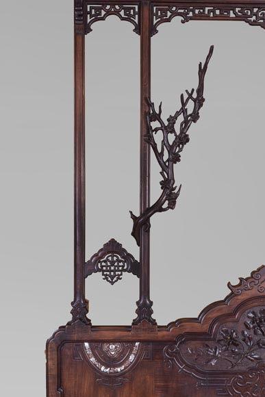 Lit inspiré de l'Extrême-Orient, à décor d'un tuk-tuk Lit inspiré de l'Extrême-Orient, à décor d'un tuk-tuk-3