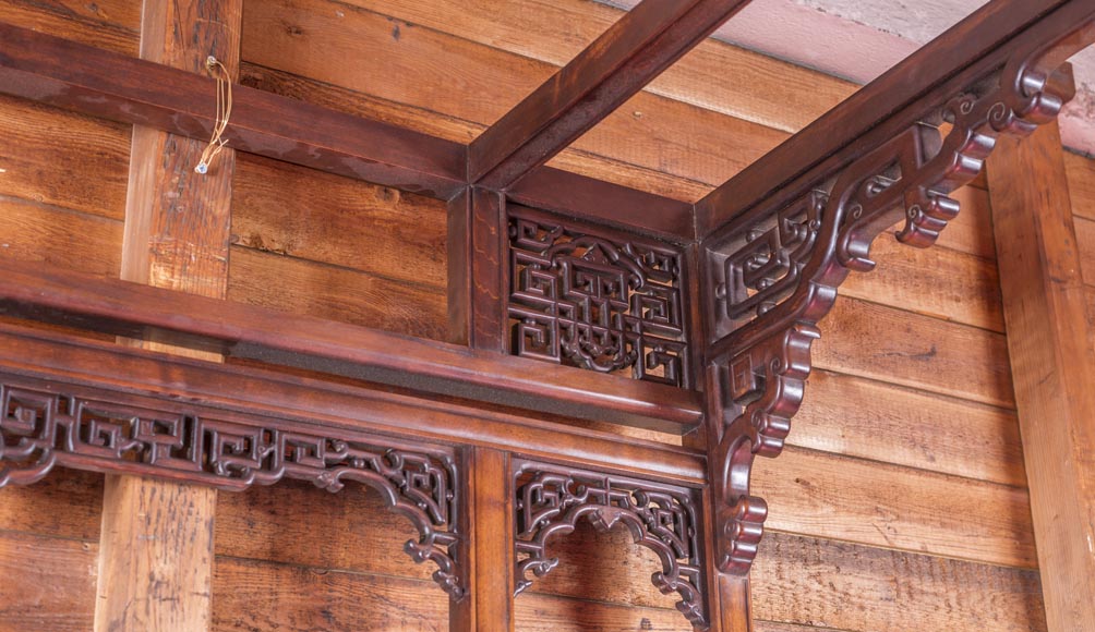 Lit japonisant à décor de marqueterie de nacre Lit japonisant à décor de marqueterie de nacre-2