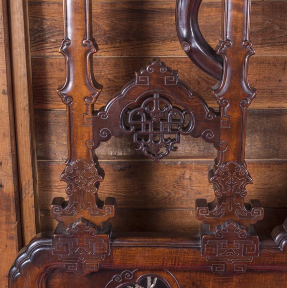 Lit japonisant à décor de marqueterie de nacre Lit japonisant à décor de marqueterie de nacre-4