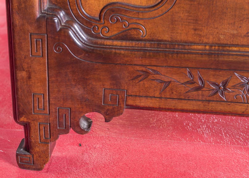 Lit japonisant à décor de marqueterie de nacre Lit japonisant à décor de marqueterie de nacre-12