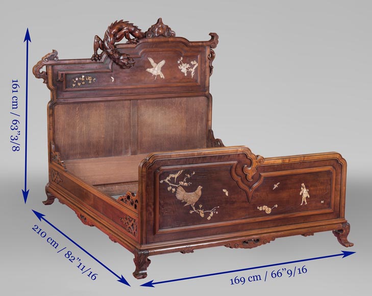 Lit ancien d'inspiration extrême-orientale à décor en os gravé et incrusté Lit ancien d'inspiration extrême-orientale à décor en os gravé et incrusté-9