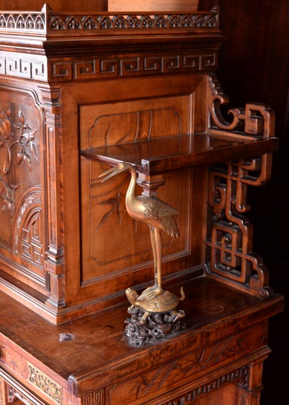 Gabriel VIARDOT (attribué à) - Armoire asymétrique à riche décor gravé et sculpté d'inspiration extrême orientale Gabriel VIARDOT (attribué à) - Armoire asymétrique à riche décor gravé et sculpté d'inspiration extrême orientale-11