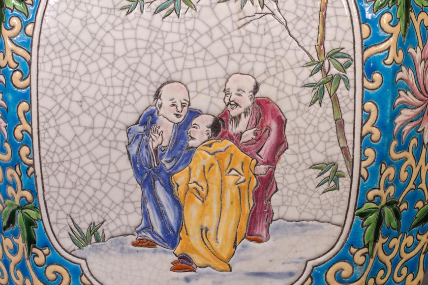 Cache-pot japonisant en faïence émaillée à décor en médaillons de scènes de vie animées Cache-pot japonisant en faïence émaillée à décor en médaillons de scènes de vie animées-7