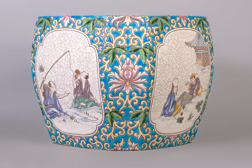 Cache-pot japonisant en faïence émaillée à décor en médaillons de scènes de vie animées Cache-pot japonisant en faïence émaillée à décor en médaillons de scènes de vie animées-8