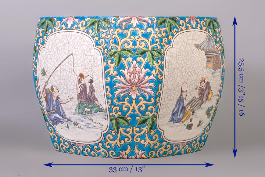 Cache-pot japonisant en faïence émaillée à décor en médaillons de scènes de vie animées Cache-pot japonisant en faïence émaillée à décor en médaillons de scènes de vie animées-9
