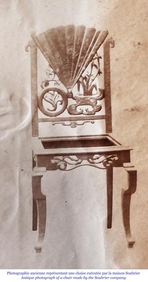 Maison Soubrier, Paire de chaises japonisantes aux dossiers en forme d’éventails Maison Soubrier, Paire de chaises japonisantes aux dossiers en forme d’éventails-1