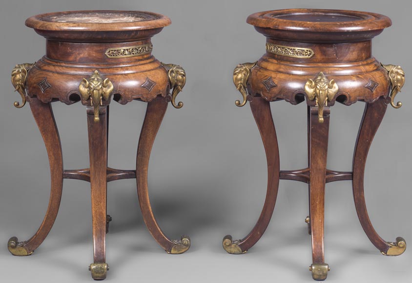 Paire de sellettes de présentation, d'inspiration extrême-orientale Paire de sellettes de présentation, d'inspiration extrême-orientale-1