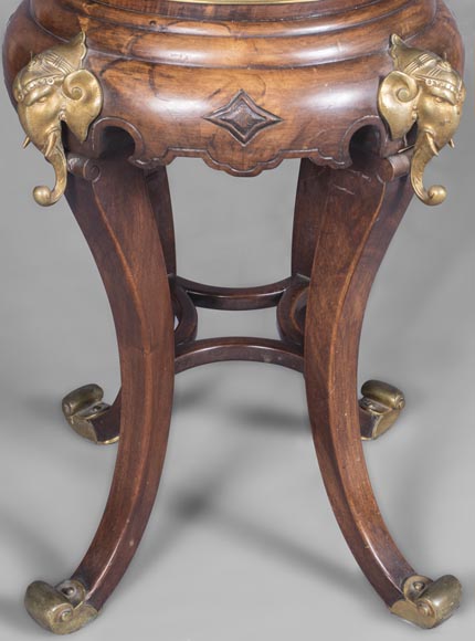 Paire de sellettes de présentation, d'inspiration extrême-orientale Paire de sellettes de présentation, d'inspiration extrême-orientale-2