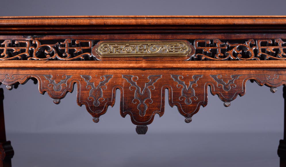 Gabriel Viardot (attribuée à), Table japonisante avec marqueterie d'oiseau en os, vers 1870-1880 Gabriel Viardot (attribuée à), Table japonisante avec marqueterie d'oiseau en os, vers 1870-1880-1