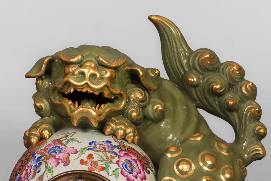 Pendule japonisante au chien de Fô Pendule japonisante au chien de Fô-1