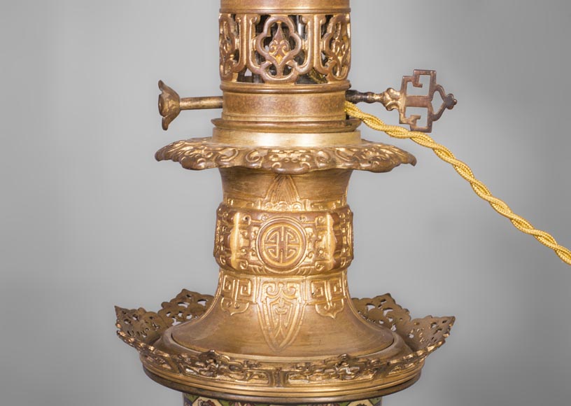 Paire de lampes japonisantes aux têtes d'éléphant Paire de lampes japonisantes aux têtes d'éléphant-2