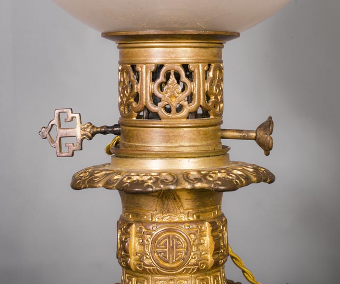 Paire de lampes japonisantes aux têtes d'éléphant Paire de lampes japonisantes aux têtes d'éléphant-8