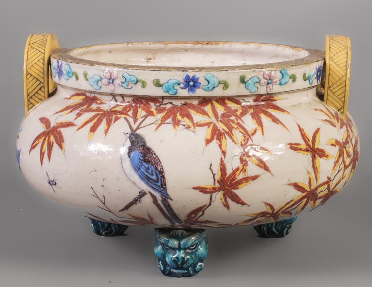 Beau cache-pot chinoisant ancien en faïence à décor d'oiseaux Beau cache-pot chinoisant ancien en faïence à décor d'oiseaux-1