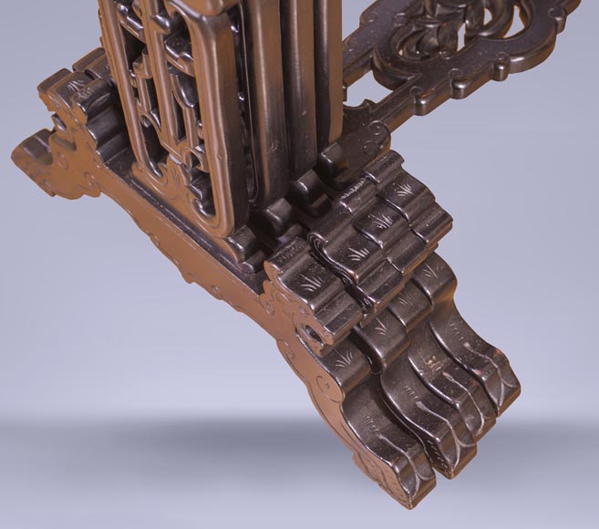 Suite de quatre tables gigognes japonisantes à décor en marqueterie de métal Suite de quatre tables gigognes japonisantes à décor en marqueterie de métal-4