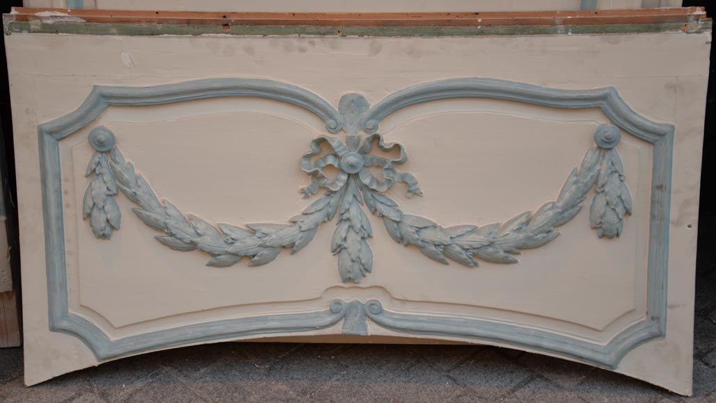 Eléments de boiserie de style Louis XV blanc et bleu pastel Eléments de boiserie de style Louis XV blanc et bleu pastel-13