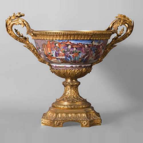 Coupe en porcelaine de Canton avec très belle monture en bronze doré, XIXe siècle