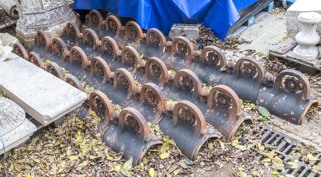 Ensemble de tuiles faîtières en terre cuite Ensemble de tuiles faîtières en terre cuite-2