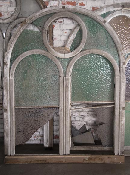 Ensemble de cadres de fenêtres en bois en forme d'arcade et verres de couleurs Ensemble de cadres de fenêtres en bois en forme d'arcade et verres de couleurs-8