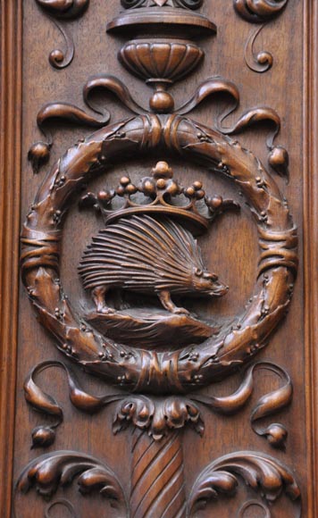 Grand buffet de style Néo-Renaissance en noyer sculpté aux emblèmes de Louis XII et François Ier Grand buffet de style Néo-Renaissance en noyer sculpté aux emblèmes de Louis XII et François Ier-2
