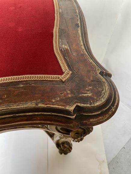 Table de milieu de style Louis XV en bois doré sculpté, XIXe siècle Table de milieu de style Louis XV en bois doré sculpté, XIXe siècle-9