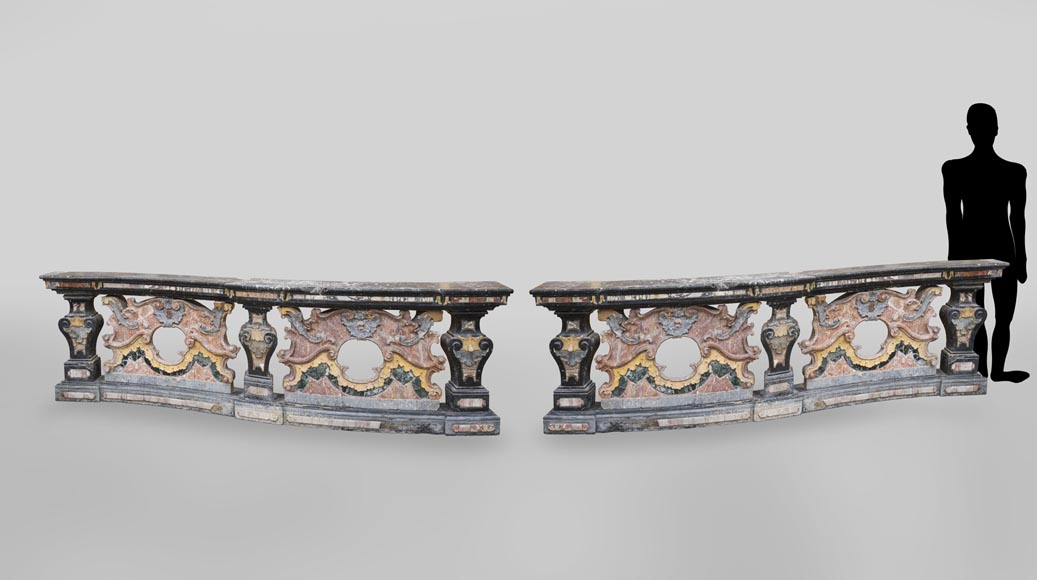 Paire de balustrades de style Baroque en marbre polychrome Paire de balustrades de style Baroque en marbre polychrome-0