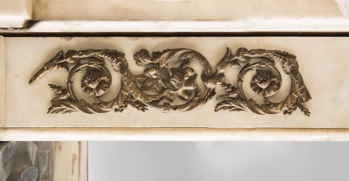 Console Napoléon III en marbre statuaire et marble Bleu Turquin à décors de bronzes Console Napoléon III en marbre statuaire et marble Bleu Turquin à décors de bronzes-1