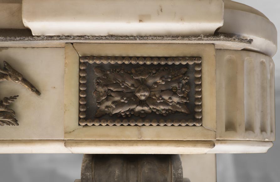 Console Napoléon III en marbre statuaire et marble Bleu Turquin à décors de bronzes Console Napoléon III en marbre statuaire et marble Bleu Turquin à décors de bronzes-2