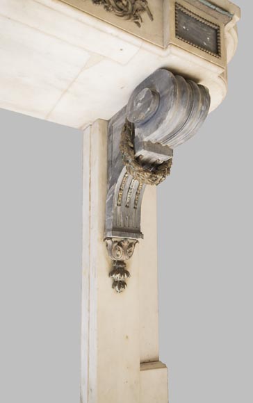 Console Napoléon III en marbre statuaire et marble Bleu Turquin à décors de bronzes Console Napoléon III en marbre statuaire et marble Bleu Turquin à décors de bronzes-4