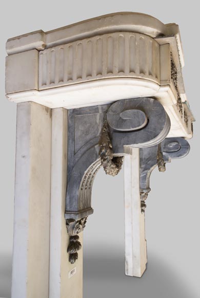 Console Napoléon III en marbre statuaire et marble Bleu Turquin à décors de bronzes Console Napoléon III en marbre statuaire et marble Bleu Turquin à décors de bronzes-7